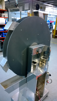 Auf der Rückseite der Aufguss-Mühle befindet sich der halstrup-walcher-Antrieb